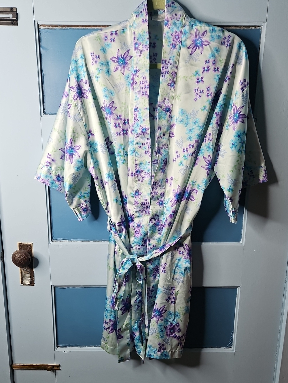 Secret Treasures Floral Satin Kimono Robe in Lavender & Aqua 1XL